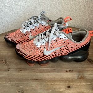 NIKE VAPORMAX FLIKNIT ORANGE BLACK RUNNING SHOES BIG KIDS SIZE 4Y